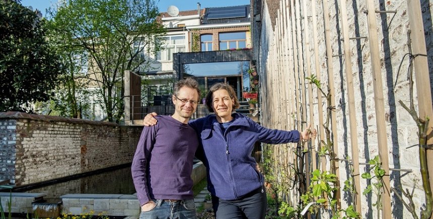 Bart en Lutgard in hun Brusselse stadstuin