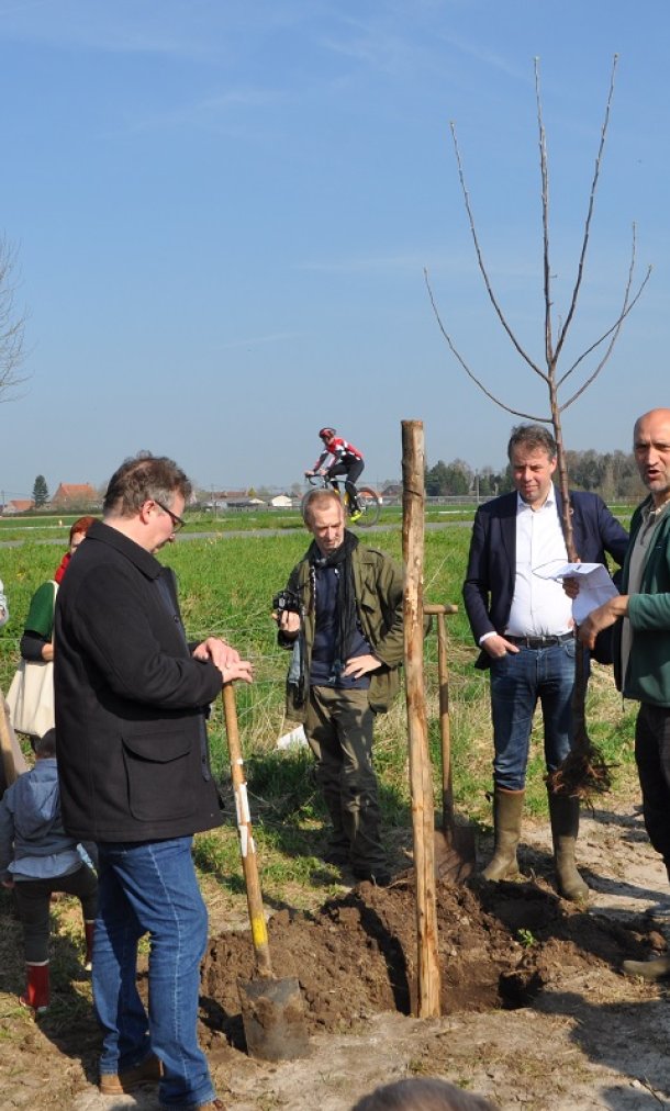 Aanplant voedselbos in Nevele